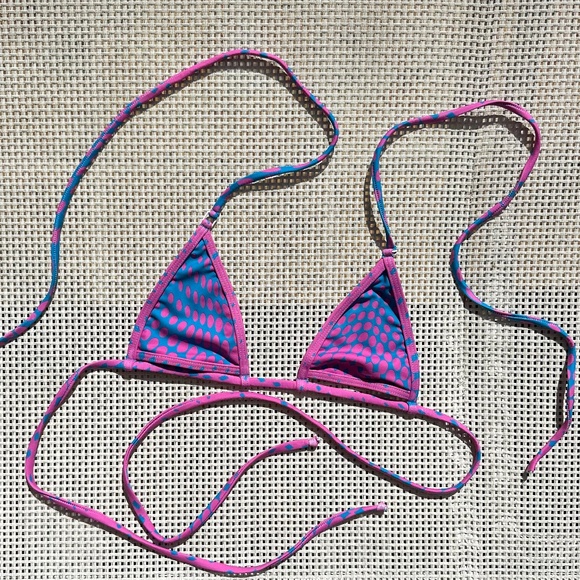 Minimale Animale Cut out Top - Picture 2 of 3